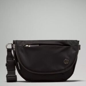 Cross body Lululemon All Night Festival bag